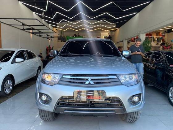 MITSUBISHI L200 TRITON 3.2 HPE 4X4 CD 16V TURBO INTERCOOLER DIESEL 4P AUTOMÁTICO